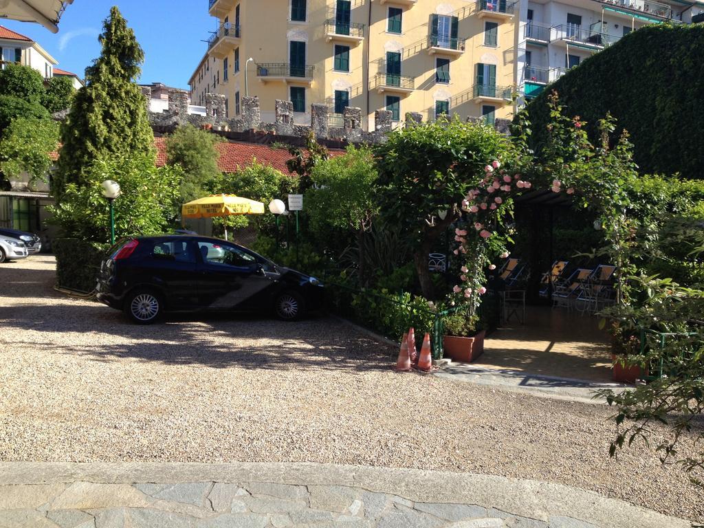 Hotel Maria & Varazze