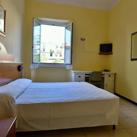 Hotel Villa Maria & Apartment Varazze Buitenkant foto