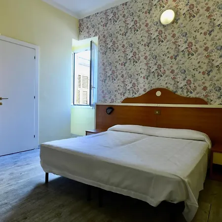 Hotel Villa Maria & Apartment Varazze Buitenkant foto