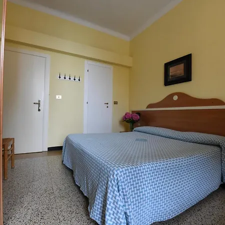 Hotel Villa Maria & Apartment Varazze Buitenkant foto
