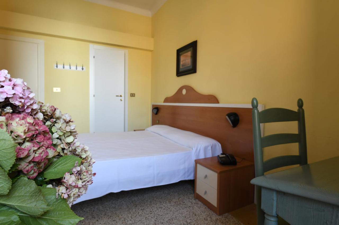 Maria & Hotel