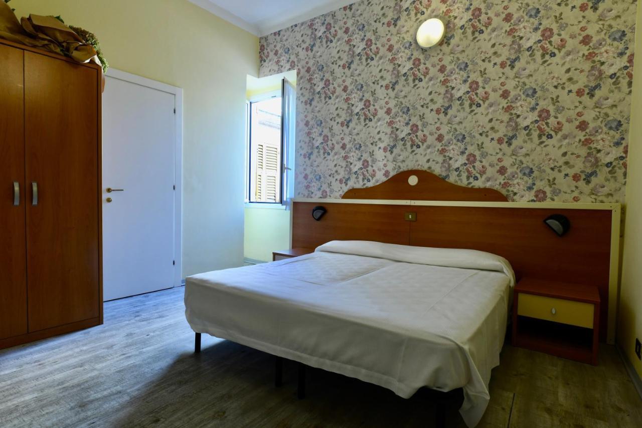 Hotel Maria &