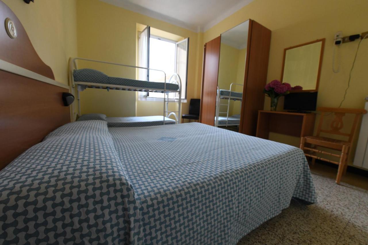 Hotel Maria & 2*